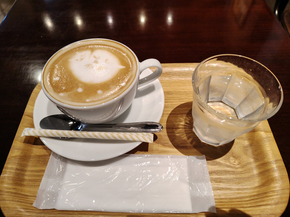 emimi150727's tweet photo. こんにちは🙂
長月十三日
今日は一泊で
実家市の隣市へ
心癒しの旅に
出掛けてきている
先程
#等彌神社 へ
参拝してきた🙏
こちらへは
初めての参拝だったのだが
とても心地よく
お気に入りの
神社だった
次回は
鳥見山にも
登ってみたいな
今は
駅前の #Rakia で
Teaブレイク中☕

この後も恙無く🍀 https://t.co/sRaRldTNwq