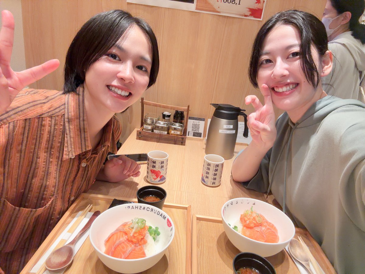 airiringojam's tweet photo. 今日頑張りましたのでにいみちゃんと魚かっくらってでっかいケーキ買った🐟🍰
楽しかった〜い https://t.co/La5hnGcMWj