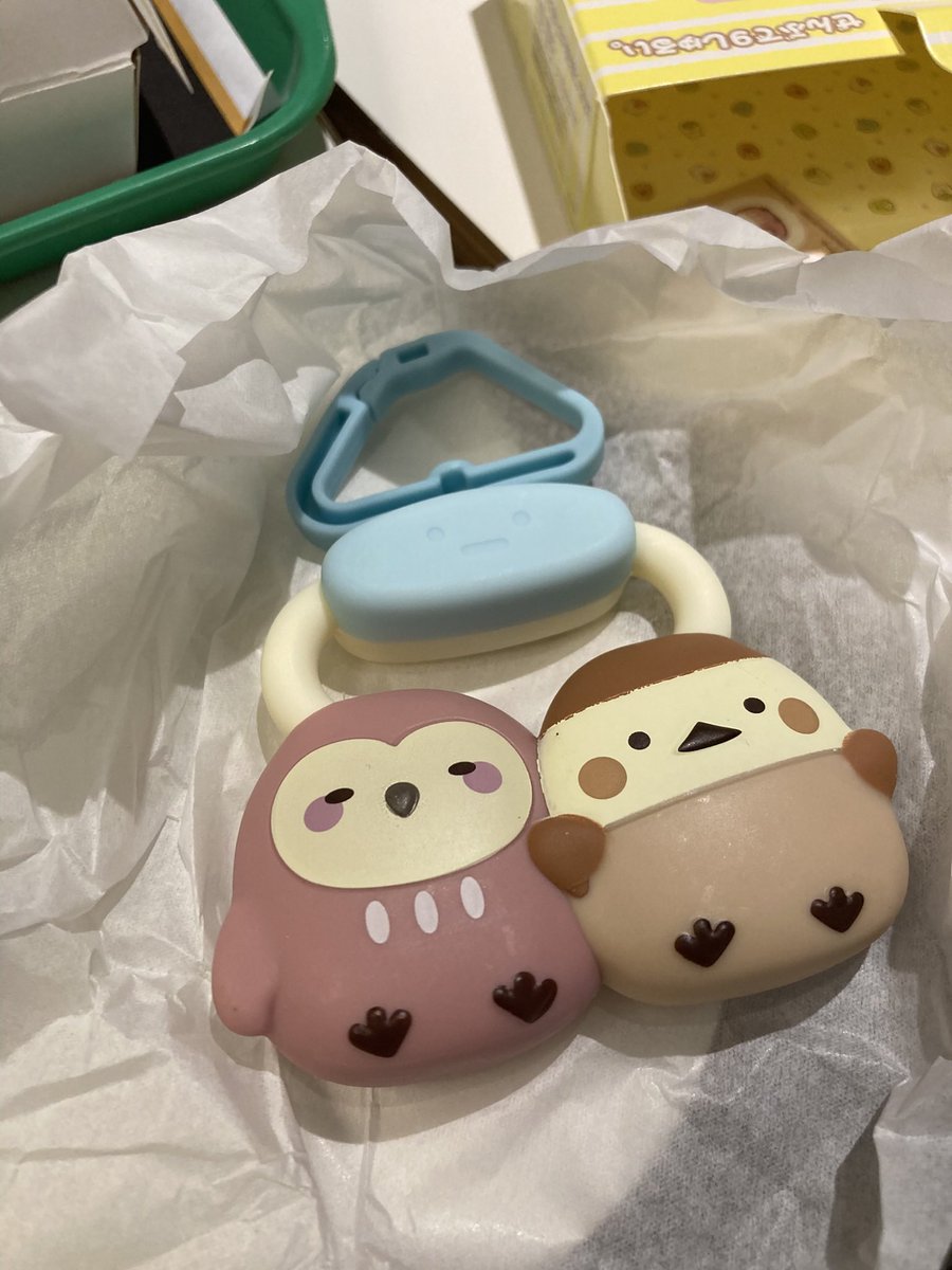 xex_s's tweet photo. 前半のお目当て、1個買いで見事に出た☆
後半は25日から……
月見パイめちゃくちゃ美味しかった https://t.co/j9y9R9POKG