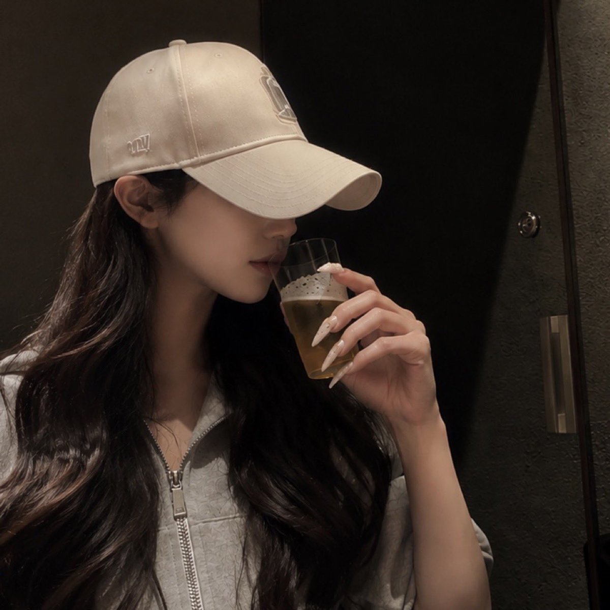 eiru_potato's tweet photo. 酒飲みウォンナ
最近 肌治療のためお酒少し控えてます 🍻💖
いつかは小料理屋…だせたらいいなぁ（なんてね） https://t.co/M0Zd5RchR2