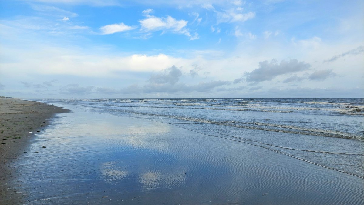 HettieZurMuhlen's tweet photo. Zondagochtend vroeg๐
#Ameland #spiegeling #zondag #stil
Fijne dag, maak t mooi.....๐ https://t.co/PS25ZhQMqM