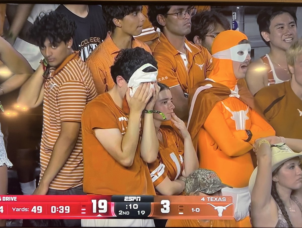 SadCollegeFBall's tweet photo. @HaterReport https://t.co/g2b9Y88jvK