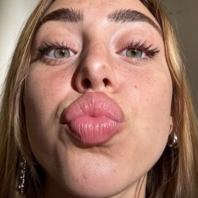 Oddyy_k's tweet photo. Lo obsesionado que estoy de esta foto 😵‍💫😵‍💫😵‍💫 https://t.co/jkesFWYmlu