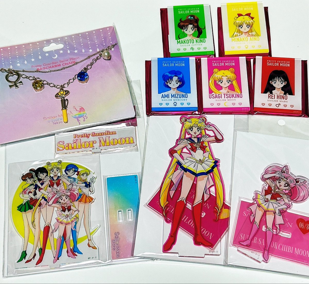 nikukyu_a's tweet photo. 久しぶりにセラストでお買い物してきた！
BDアクスタの絵可愛すぎて買っちゃった✨
アクキーは2つだけにしたんだけどヴィーナス出たし、マグネットはストレートコンプしたし嬉しいなー☺️🧡
特典のルナのミニクリアファイルもかわいい！
期間中もう1回いけるかなー https://t.co/1P1g4Np9wz