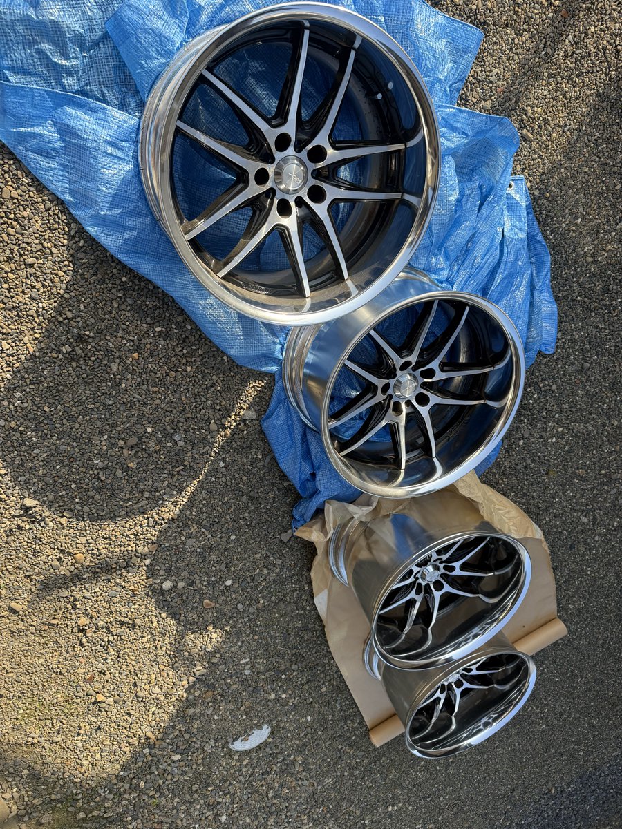 F38gt15's tweet photo. イクサ04C ブラックカット10.5-16 11.5-10 前後MAXリム
20万
ケルベロス2 10.5 -10 11.5 -37 リアMAXリム+前後純リム フロント純リムリバレル
40万
リバレルベースケルベロス2 2本midディスク
まあまあ美品
7万
 #ホイール売ります https://t.co/aOHoXyfWCt