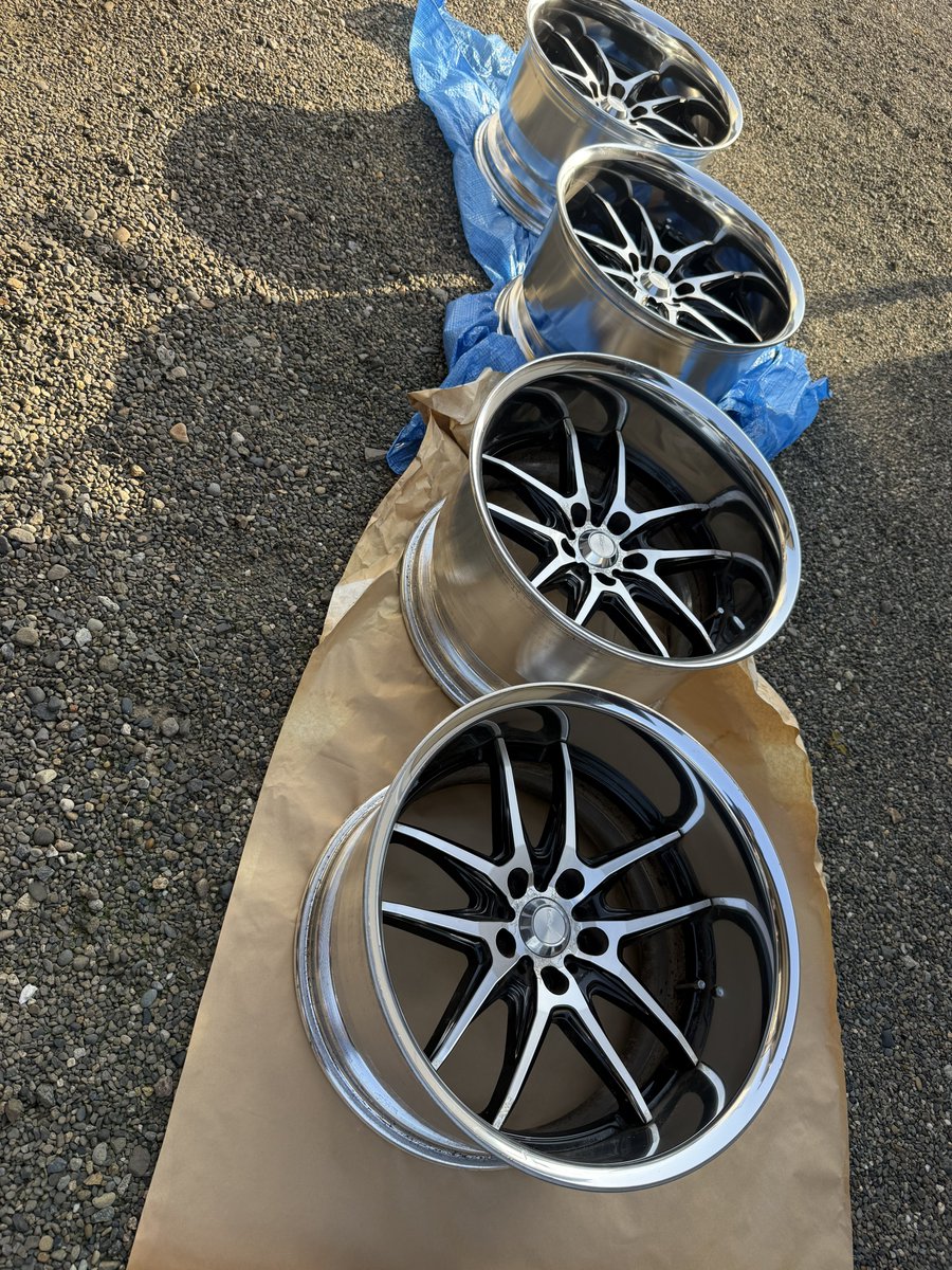 F38gt15's tweet photo. イクサ04C ブラックカット10.5-16 11.5-10 前後MAXリム
20万
ケルベロス2 10.5 -10 11.5 -37 リアMAXリム+前後純リム フロント純リムリバレル
40万
リバレルベースケルベロス2 2本midディスク
まあまあ美品
7万
 #ホイール売ります https://t.co/aOHoXyfWCt