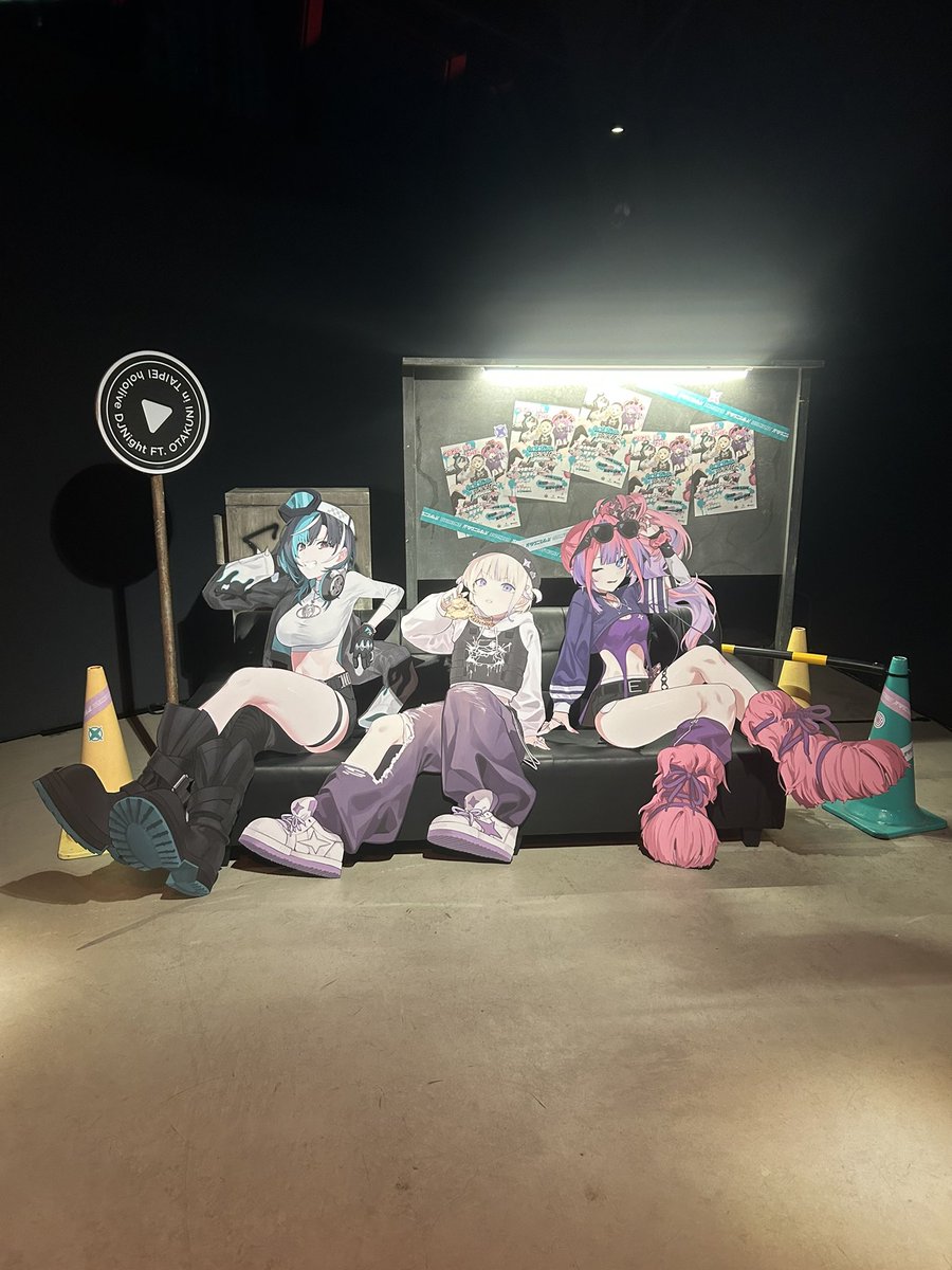 ArikJhungid's tweet photo. Hololive dj night in Taipei https://t.co/fBuFWSA9bw