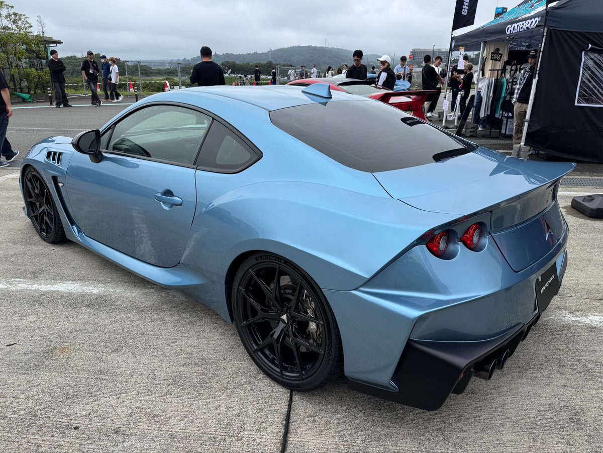 stealth877_v6's tweet photo. コンプリートカー系の車が好きなのでちょっと気になるVIGALE R IORI EDITION https://t.co/Bm5fvrc0ud