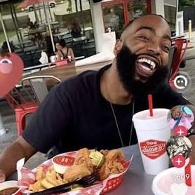 plwesh's tweet photo. when u put the ariana grande on the red velvet burger https://t.co/eAYZoTQVyg