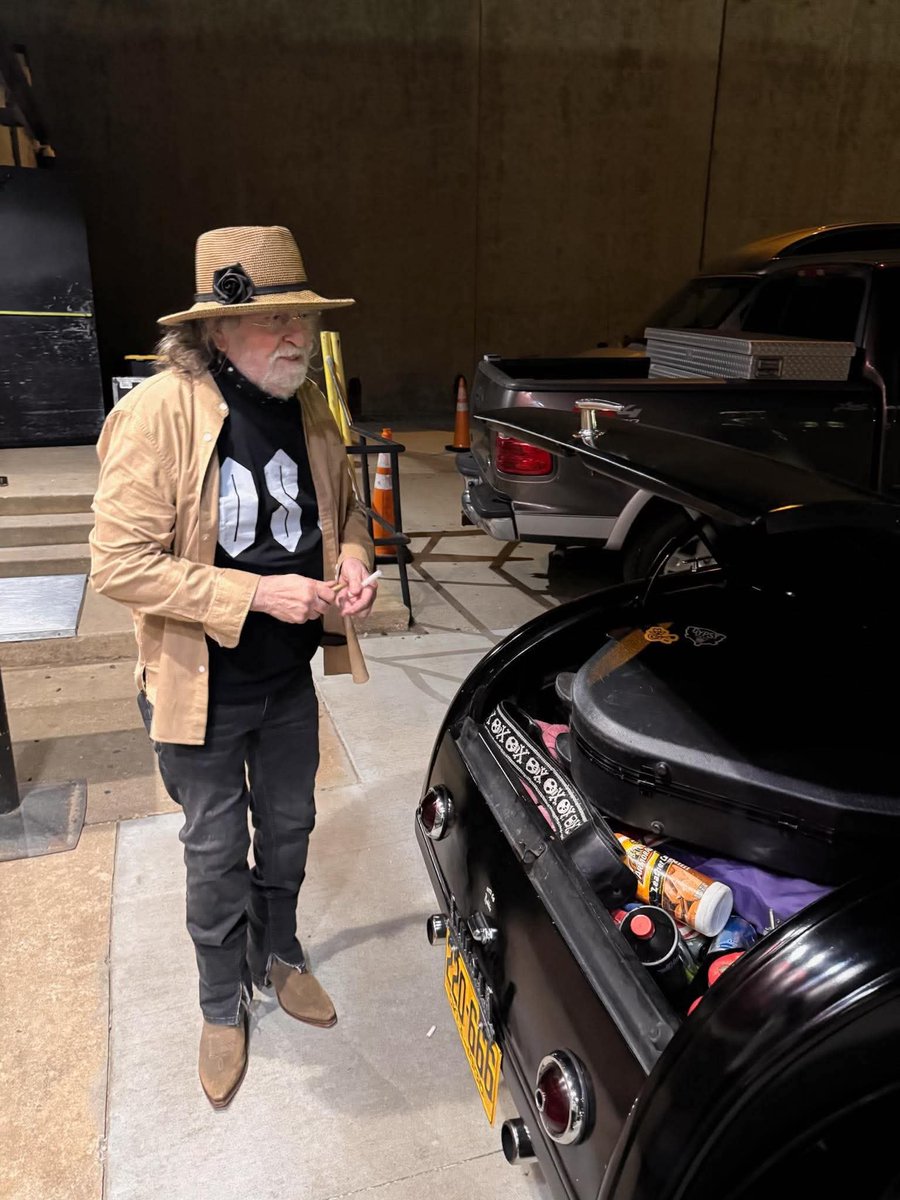 okspaceprogram's tweet photo. If you've never had a car autographed by @raywylie I'd highly recommend it. 10/10 would def hang with the Master of the Dead Thumb Groove anytime. https://t.co/We2ITUDA3B
