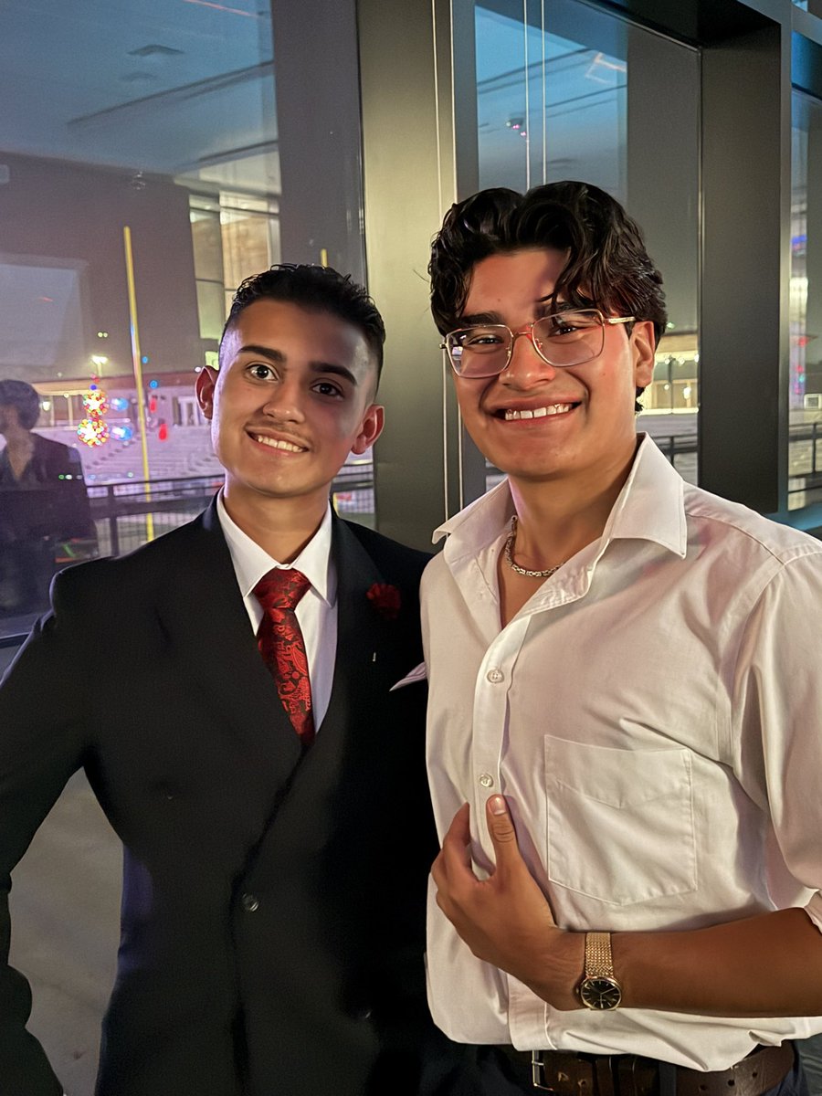 MECollege_HS's tweet photo. There’s no place like HOMEcoming! 🏠🔥 Our Phoenix are soaring into a night filled with school spirit, friendship, and unforgettable memories! 💙 #PhoenixFamily #FirstandBest #TeamSISD @missionechs https://t.co/4L0eRves3w