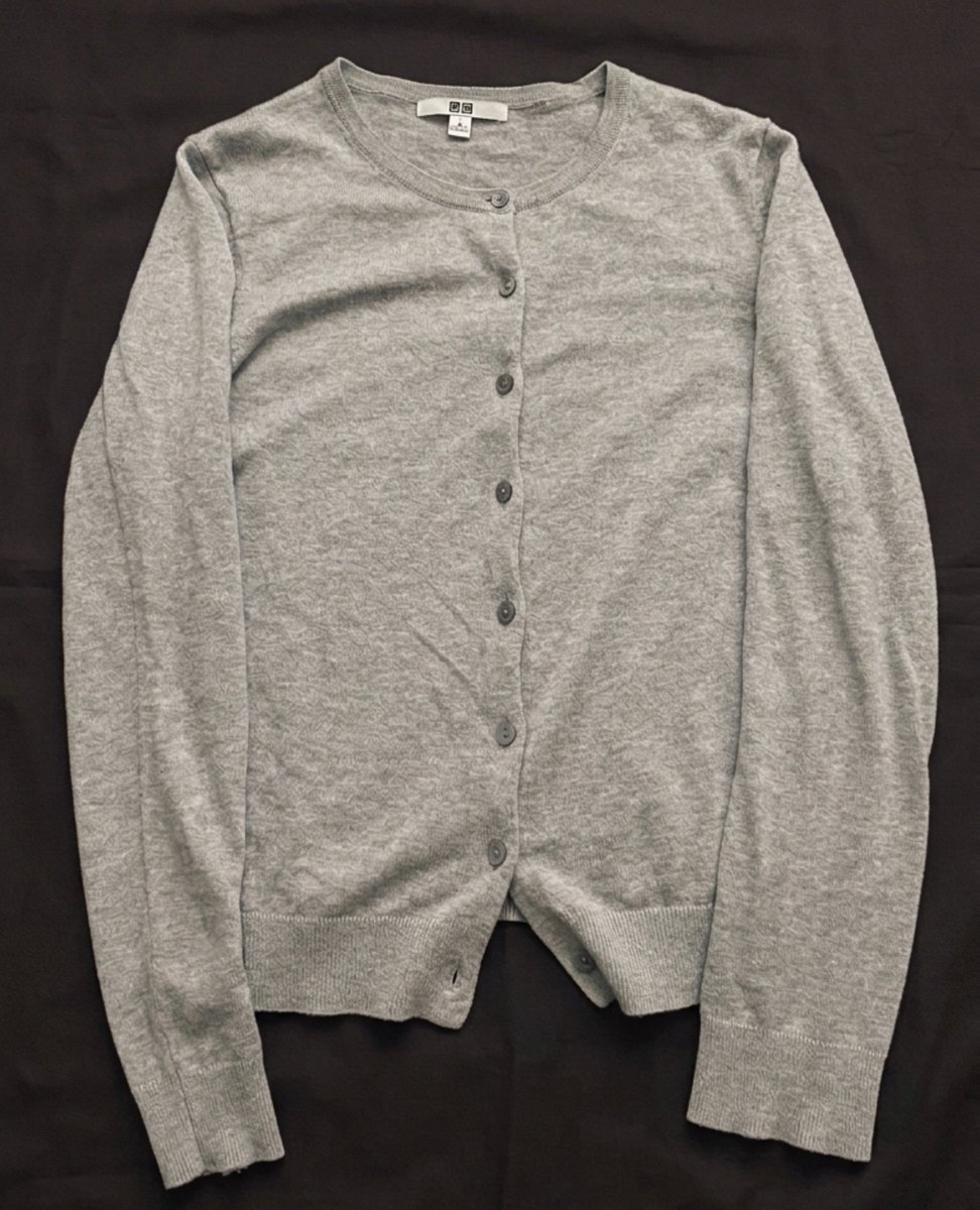 nutsuenak's tweet photo. wts preloved cardi uniqlo abu size s, minus di kerah belakang ada jaitan. pemakaian pribadi masih good condi, dm for details =)

💸 100k
🛒 aplikasi preloved gratong 

#wts #preloved #wtb #uniqlo #zonauang #zonajajan #bu https://t.co/NKM5iXj1kg