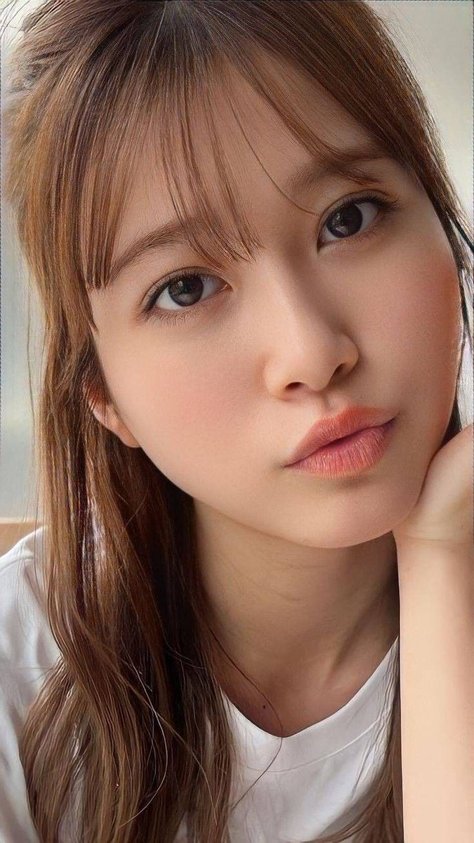 chuckvance489's tweet photo. 生見愛瑠ちゃんのこのウインクをした明るい表情、目尻のラインの引き方が抜け感あって真似したくなる……。 https://t.co/tTMAj9dISg