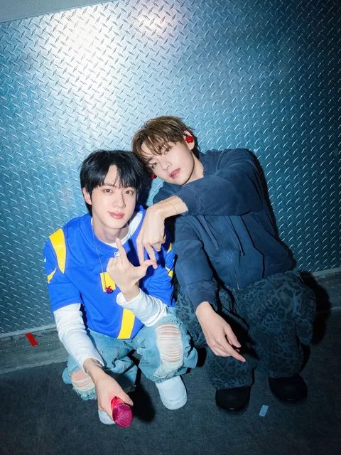 for_seokjin1992's tweet photo. [#JIN Instagram]

(1/2)
#방탄소년단진 #진
 
https://t.co/YbuviGNPQB https://t.co/B5mBugMcGx