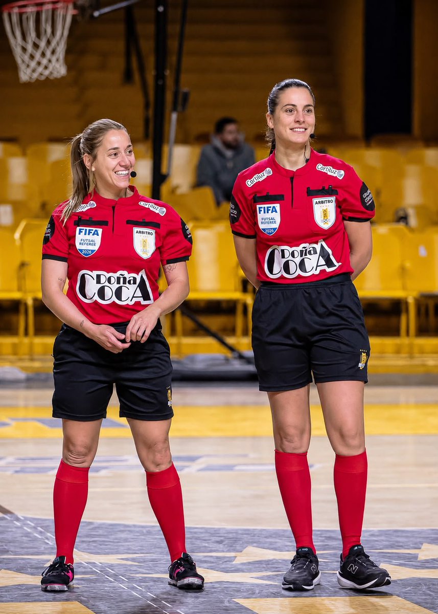 Guille263's tweet photo. #Sub20FS | 🇺🇾 Debut mañana de las representantes uruguayas en el referato del Sudamericano juvenil.
✍️ Paula López y Malena Ríos arbitrarán el duelo entre Bolivia y Brasil por la 2a fecha de la competencia. https://t.co/3yOcTT79lc