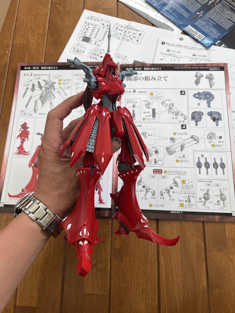 DVsBbpn2jW1Mgof's tweet photo. #ファイブスター物語　
ボークスIMSサイレンF型が遂に立ち上がった‼️✨
北の魔神サイレン‼️
ノイエシルティス赤の一番
テスタロッサ
カッコいい‼️✨ https://t.co/GWgMTNwNFE