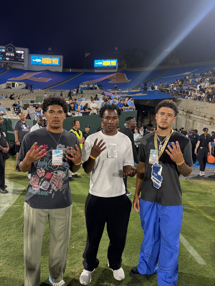 JackJohnSavage's tweet photo. The future of UCLA’s secondary hung around until the end.

Pole Moala, Khalil Terry and Myles Baker got next. https://t.co/F0HZkefkaQ