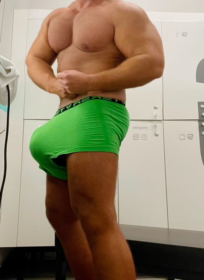Marcin6386501's tweet photo. #bulge #bulto #bulging #underwear #gayunderwear #silicone #siliconedcock #siliconedballs https://t.co/EIJ7zuTrSP