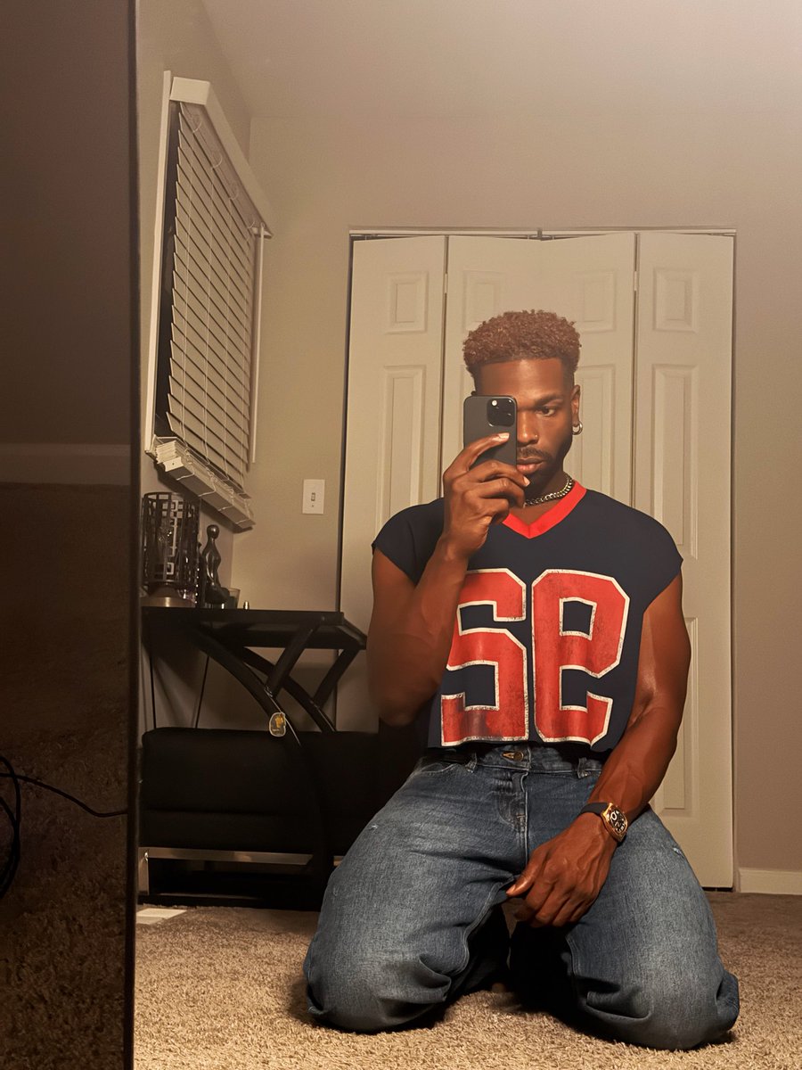davenbrulee's tweet photo. Red haired Virgo ♍️ 

#blackmen #gay #muscle #outfit #skin #face #body #gaytwitter https://t.co/qPnTkUthiz