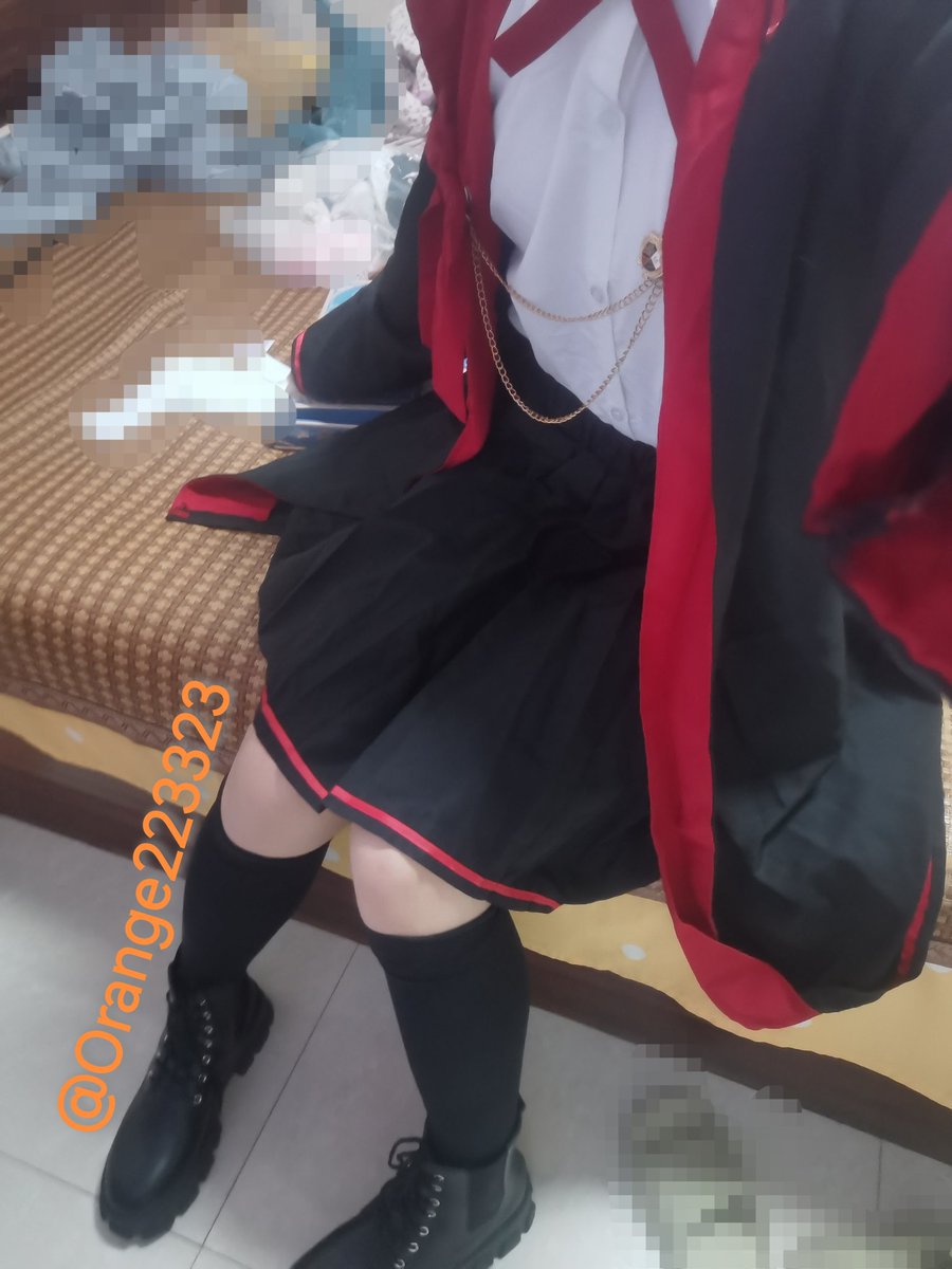 Orange223323's tweet photo. 原来私信还得自己开嘛）
唔…床上有点乱，不要在意喵（）
#男娘 #女装 https://t.co/ZEonCx8VQ6