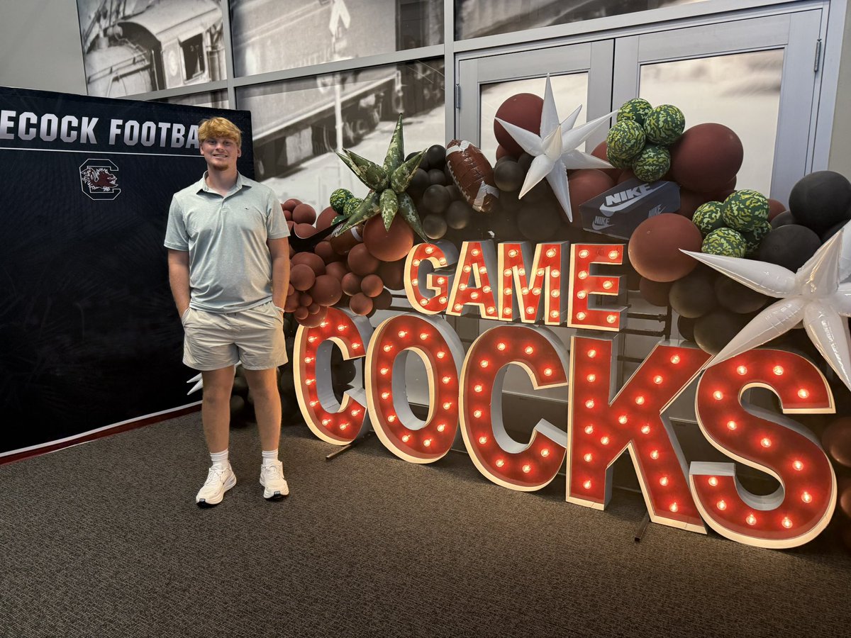 BigRedJax's tweet photo. Had an amazing time at South Carolina! Loved the atmosphere and coaches. 

@JasonSmith_OL @Coach___Clem @CoachSBeamer @GamecockFB 
@powdersvillefb @CoachRobinBacon @coachhudg https://t.co/3xBSTlzh7d