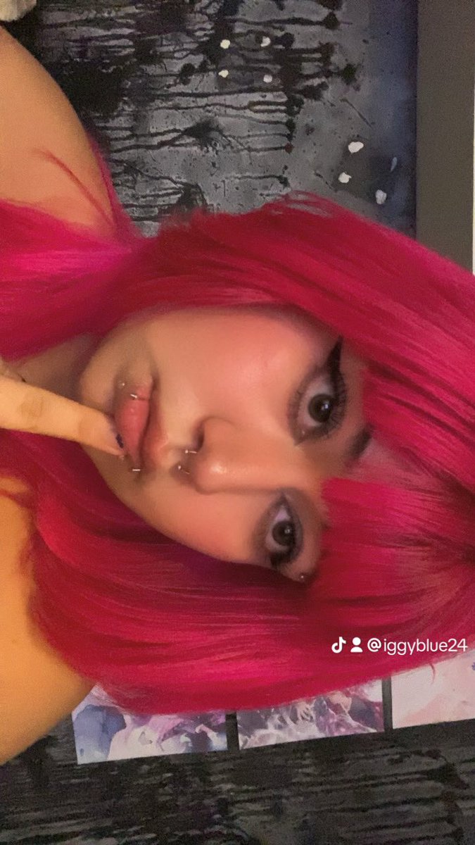 sr4iggy's tweet photo. Meu cabelo está no auge dele https://t.co/lHtC2UjgQI