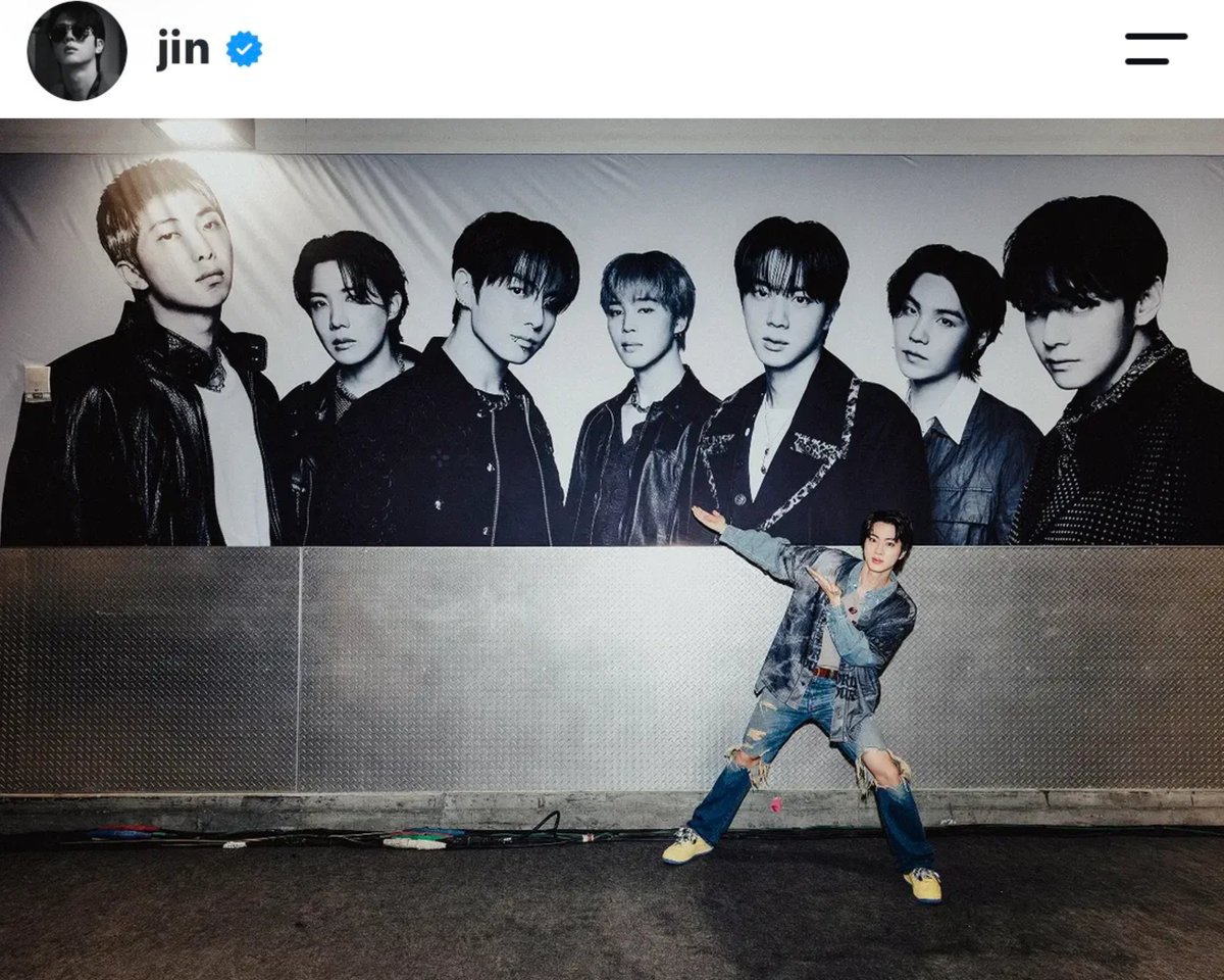 _sgminseven's tweet photo. JIN SAID OT7 FOR LIFE 💜 https://t.co/ESNfmzhHRW