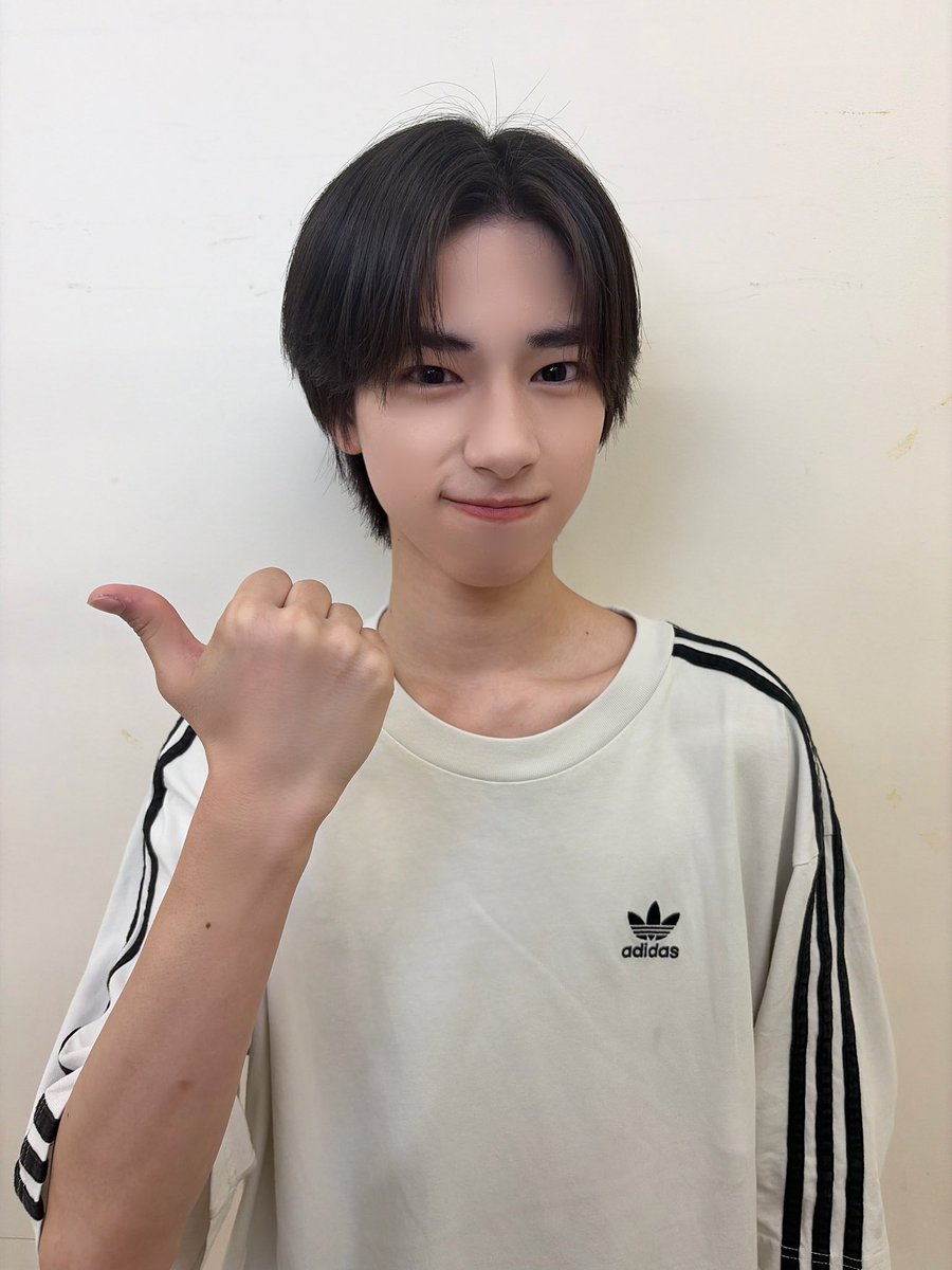 iiondo_official's tweet photo. /／
 📣リリースイベント特典会情報
\＼

本日の撮影ポーズをお知らせします！

📍ららぽーと横浜　セントラルガーデンKiLaLa

📸グループ撮影会・グループ&グループ撮影会
あったかくてポカポカして♨️

📸2ショット撮影会
A iiONDOポーズ👍
B ビックハート
C でんわ☎️

#iiONDO
#はつ恋ONDOの夏が来た
#EBiDAN