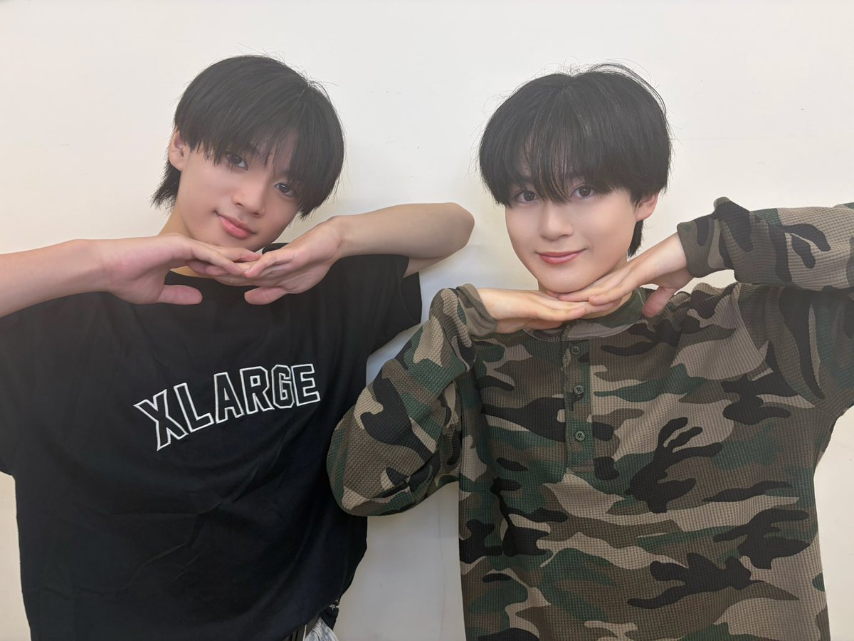 iiondo_official's tweet photo. /／
 📣リリースイベント特典会情報
\＼

本日の撮影ポーズをお知らせします！

📍ららぽーと横浜　セントラルガーデンKiLaLa

📸グループ撮影会・グループ&グループ撮影会
あったかくてポカポカして♨️

📸2ショット撮影会
A iiONDOポーズ👍
B ビックハート
C でんわ☎️

#iiONDO
#はつ恋ONDOの夏が来た
#EBiDAN