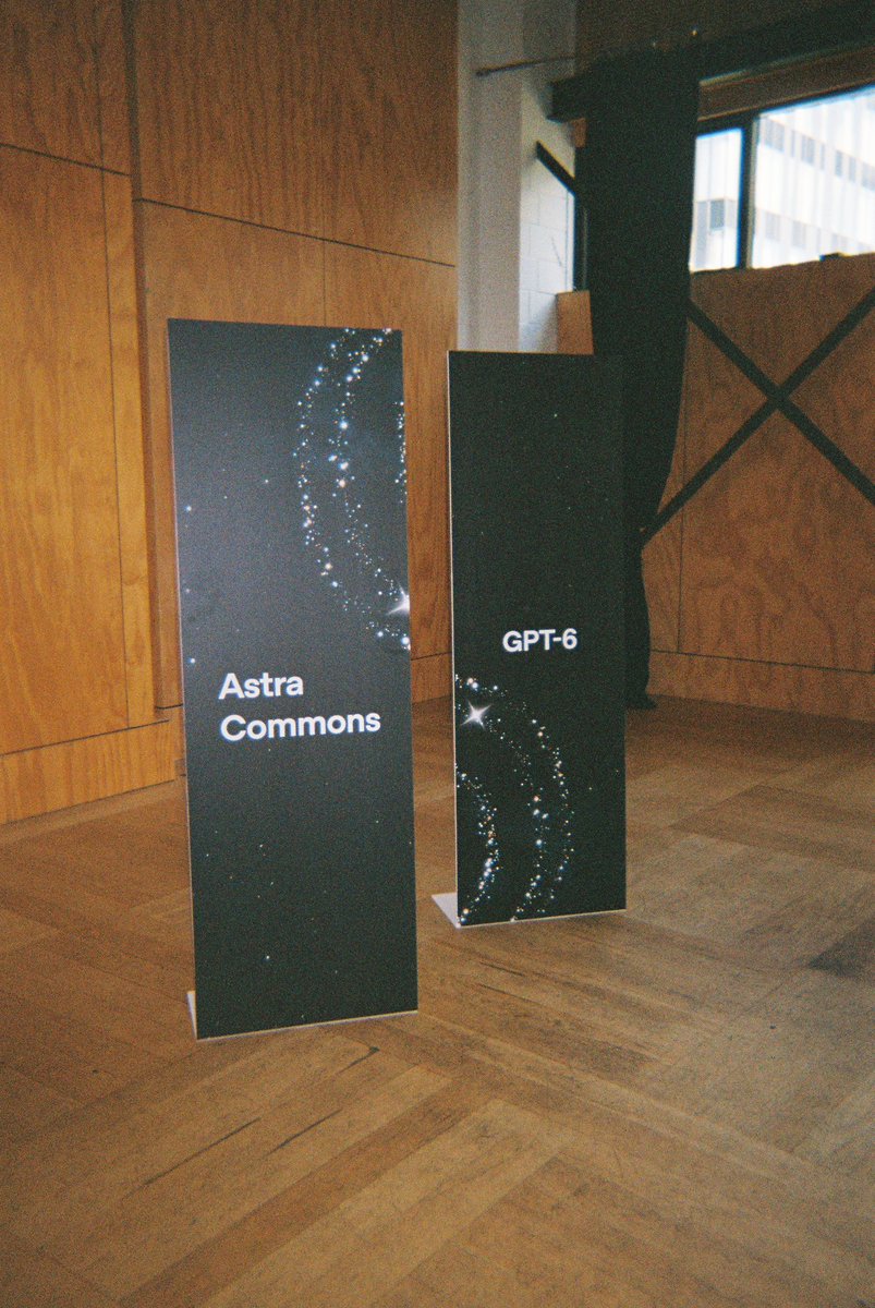 TheCoppinger's tweet photo. Astra Commons: Wellington 🇳🇿🥝 

My first event as a Codex Ambassador!

Super good vibes. Carpenters to coders, lots of different folks in the room with a shared love for building https://t.co/ScCtGRBut8