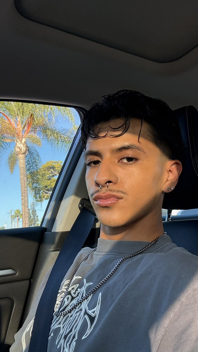 _julian21_'s tweet photo. hey🤍 https://t.co/auxrQ7lIqi