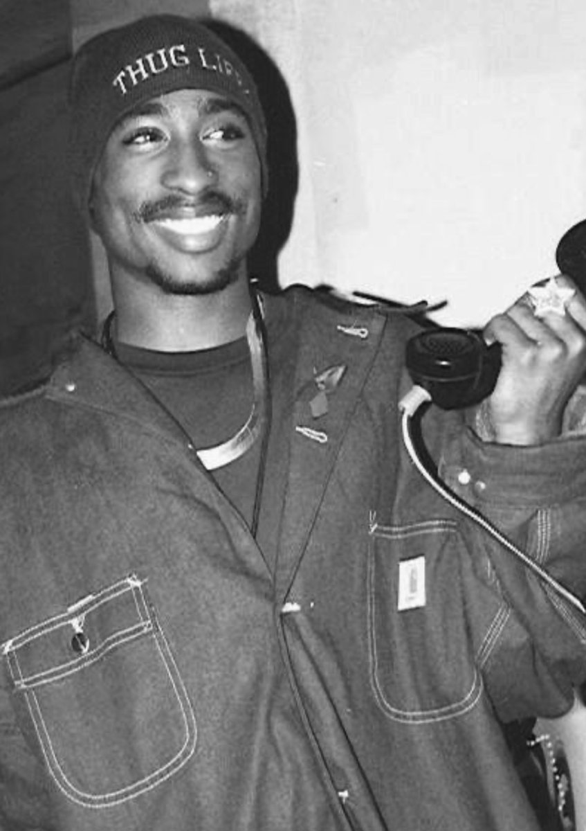 Kurrco's tweet photo. R.I.P. TUPAC
30 years ago today 🕊️

Jun 16, 1971 — Sept 13, 1996 https://t.co/gHaAitV3EG