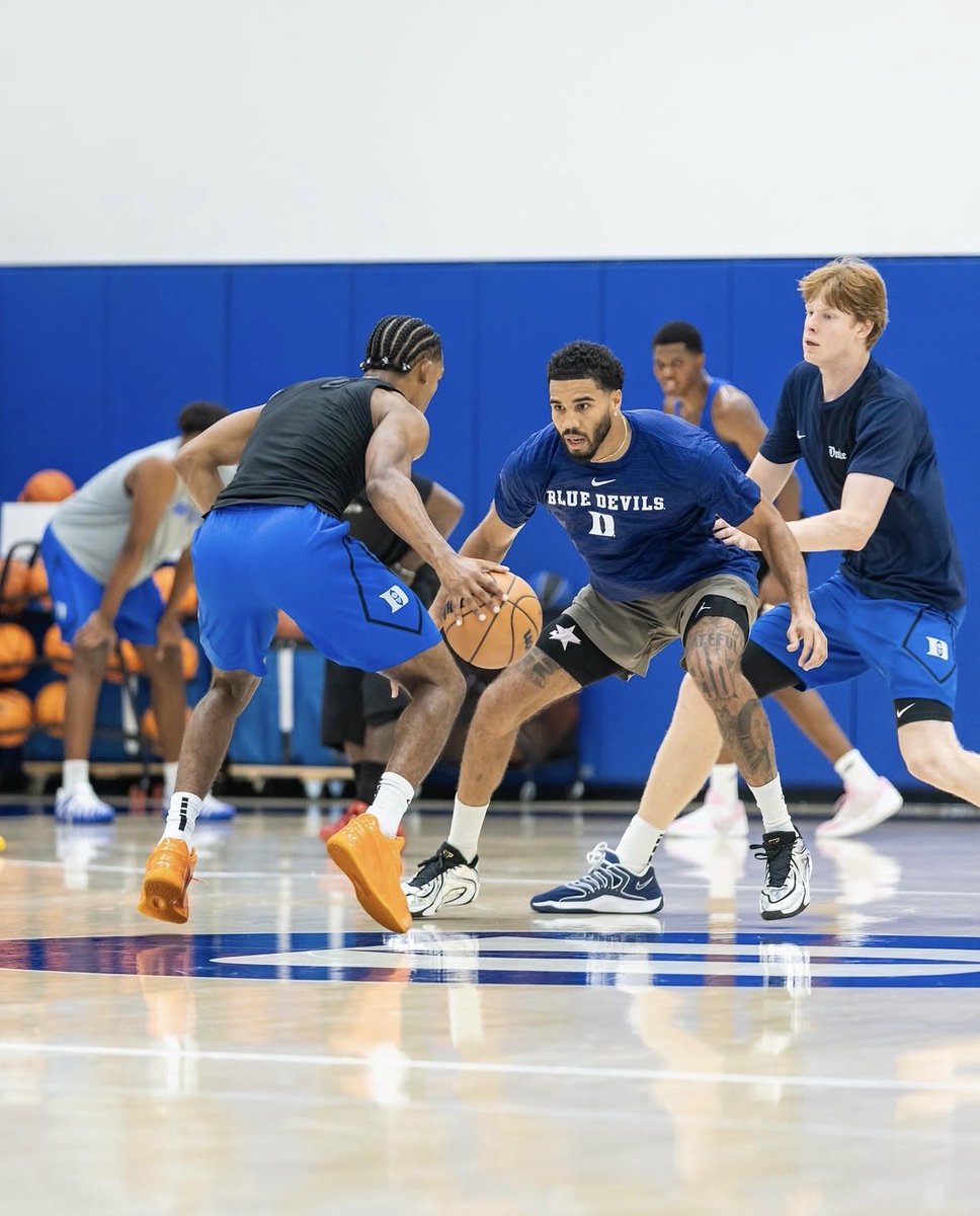 CLTBlueDevil's tweet photo. “Why do top recruits commit to Duke and take lesser roles? It has to be the money”

Duke practices: https://t.co/RWnEV6VNCq