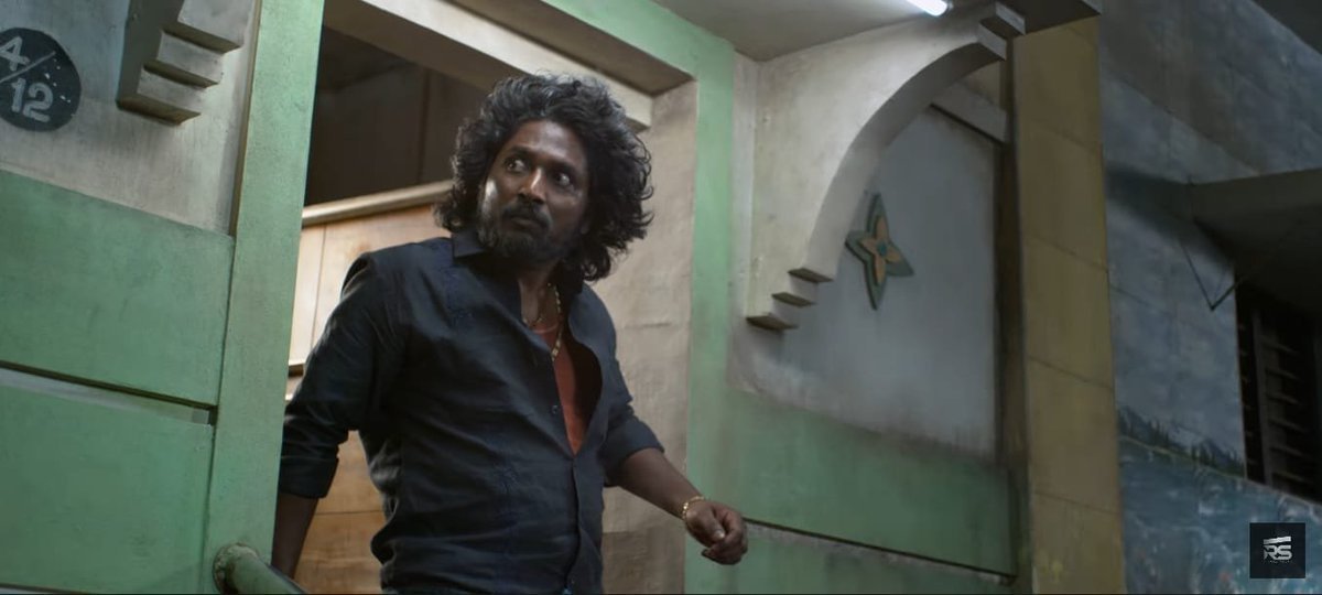 Boxoffice_Boom's tweet photo. In #Mandaadi - This Villain #Saataapuli Overruled the Hero character #Soori ..!!👍🔥

Sometimes #Soori  can't even match his screen presence &amp; his timings ..!! 

Whatahh screen presence..Good Voice 👏🔥 Perfectly Matched in Screen ..!!  Searched his name after film 👏🔥 #Suhas https://t.co/gZr1U4YAgS