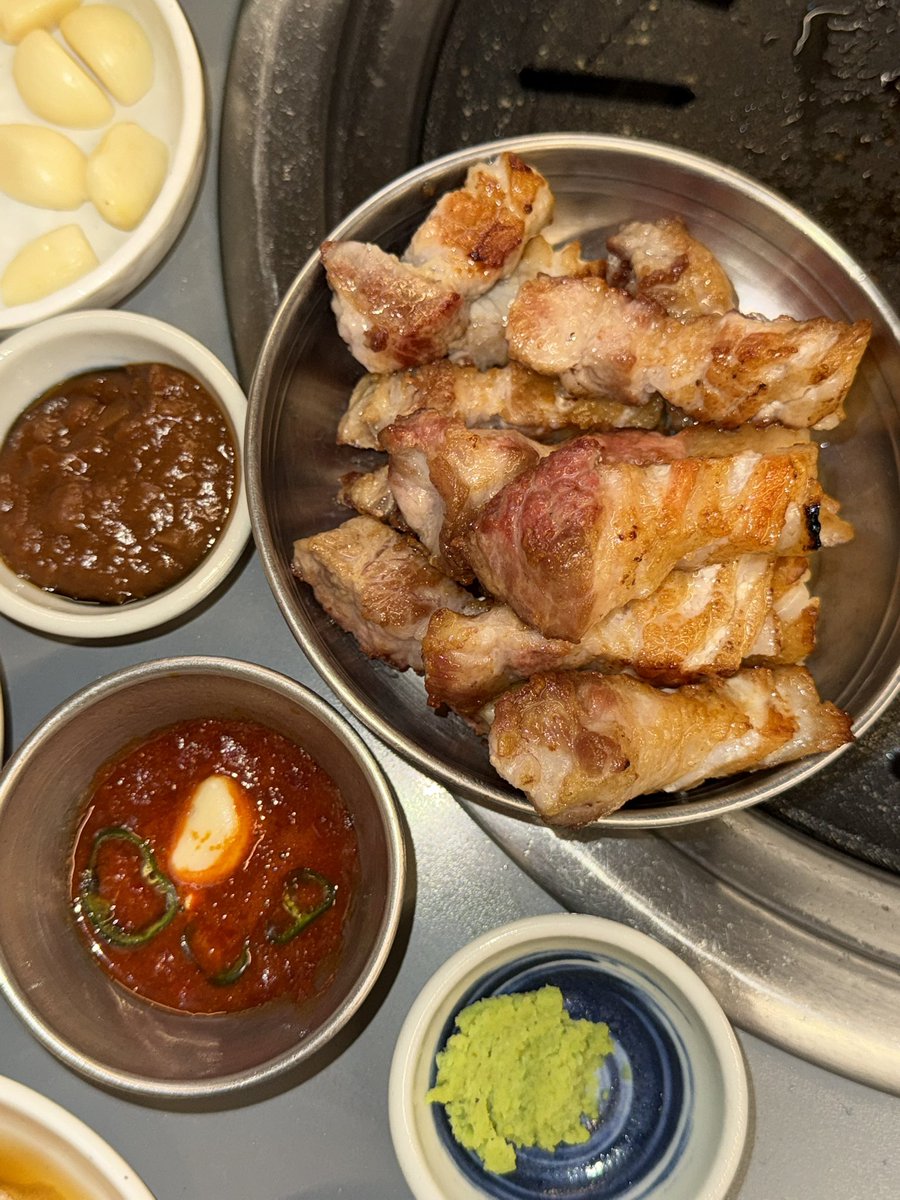 nnayng_'s tweet photo. 돼지병이 찾아왓어요~~🐷🐽 https://t.co/RNyiiHzcgX