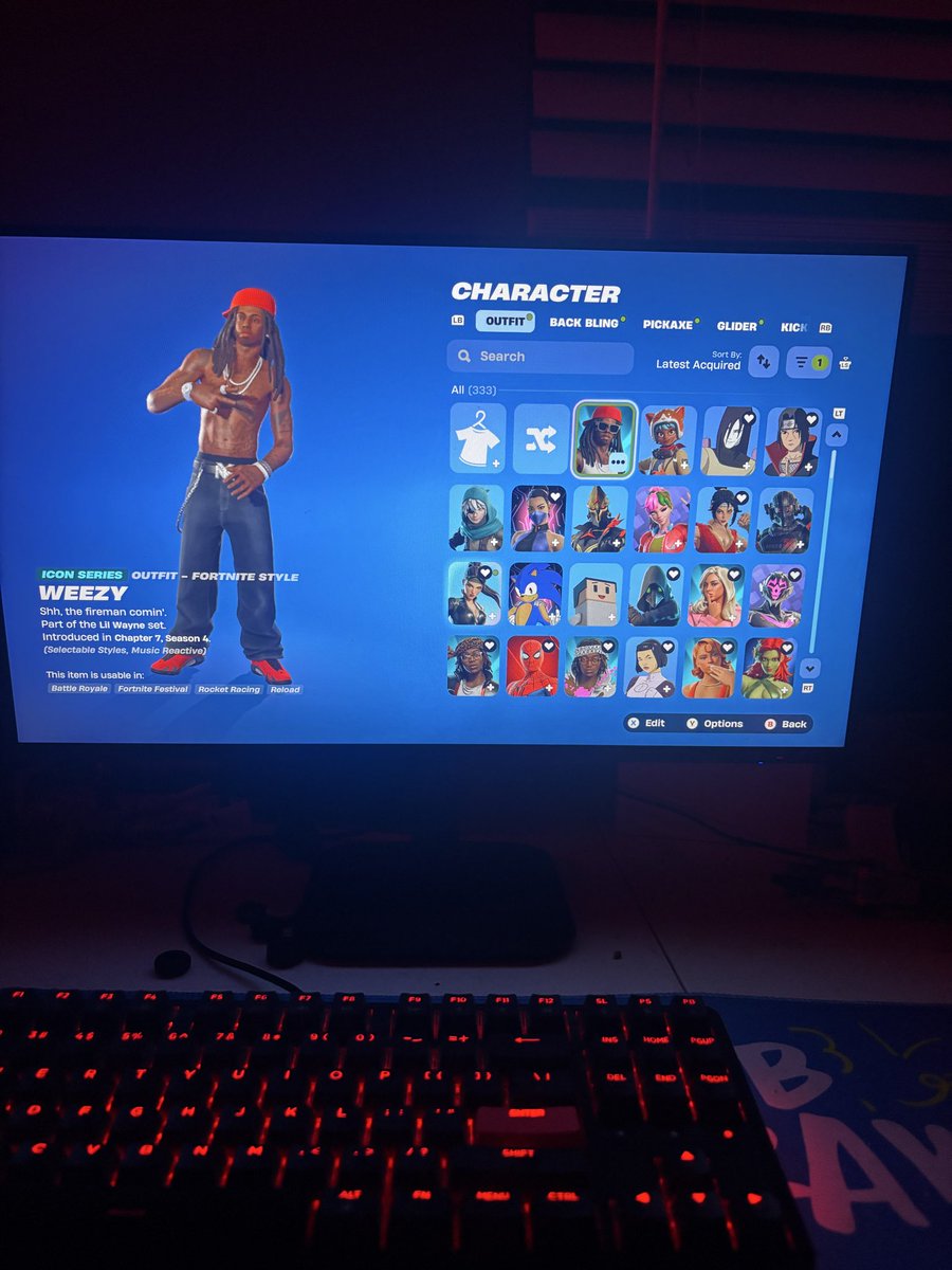 Hotglokyy's tweet photo. @missingyouulol Stfu and just buy it broke boi https://t.co/ZVBLM31y9r