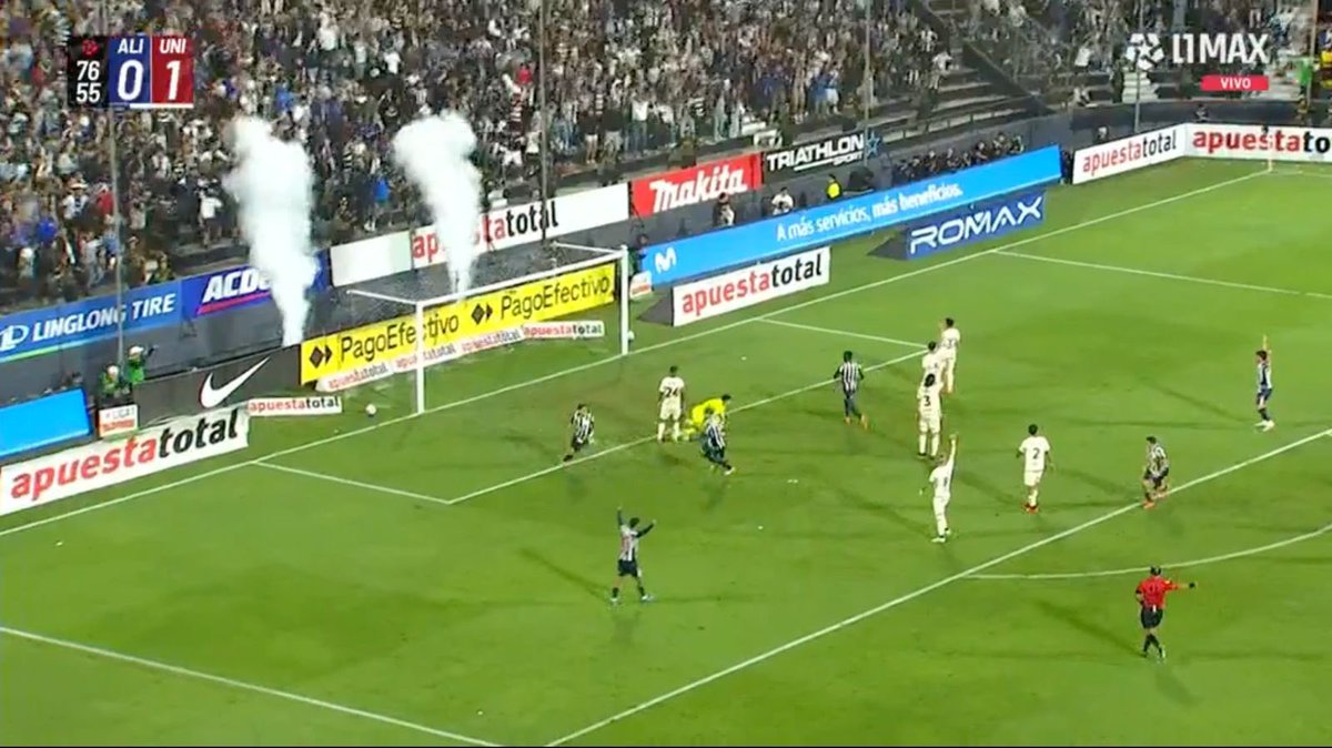 pasefiltradope's tweet photo. ¡QUÉ GOLAZO HIZO ALIANZA LIMA! ¡ESPECTACULAR PASE DE VÉLEZ Y GIROTTI IGUALA EL CLÁSICO ANTE UNIVERSITARIO! ⚽️🔥 https://t.co/d8EUkW8dAc