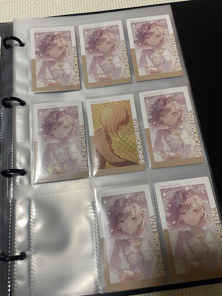 Yuk_prsk_'s tweet photo. 真ん中だけ箔にして周り全部ノーマルで埋めるのありだな… https://t.co/jMJ9HgVl26
