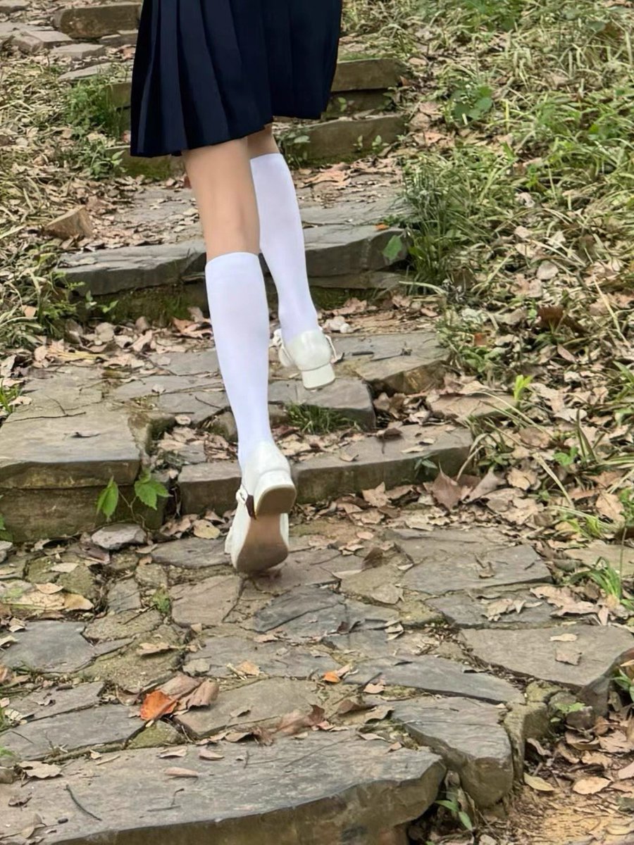 xiaodaidai2828's tweet photo. 关注转发评论点赞抽送原味白袜，小腿的，短的，过膝的，连裤的 抽四个宝宝哦 😚😚
#原味丝袜 #原味内裤 #女学生 https://t.co/wON3H9ZlXb