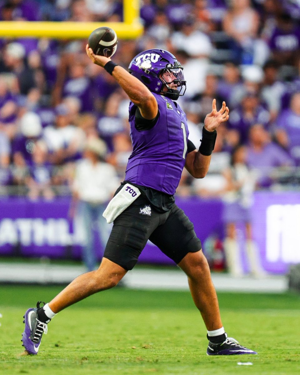 TCUStatsInfo's tweet photo. Now up to 391 yards on 24-of-31 passing, @TCUFootball QB Jaden Craig has a new career high

#GoFrogs https://t.co/1StsobessW