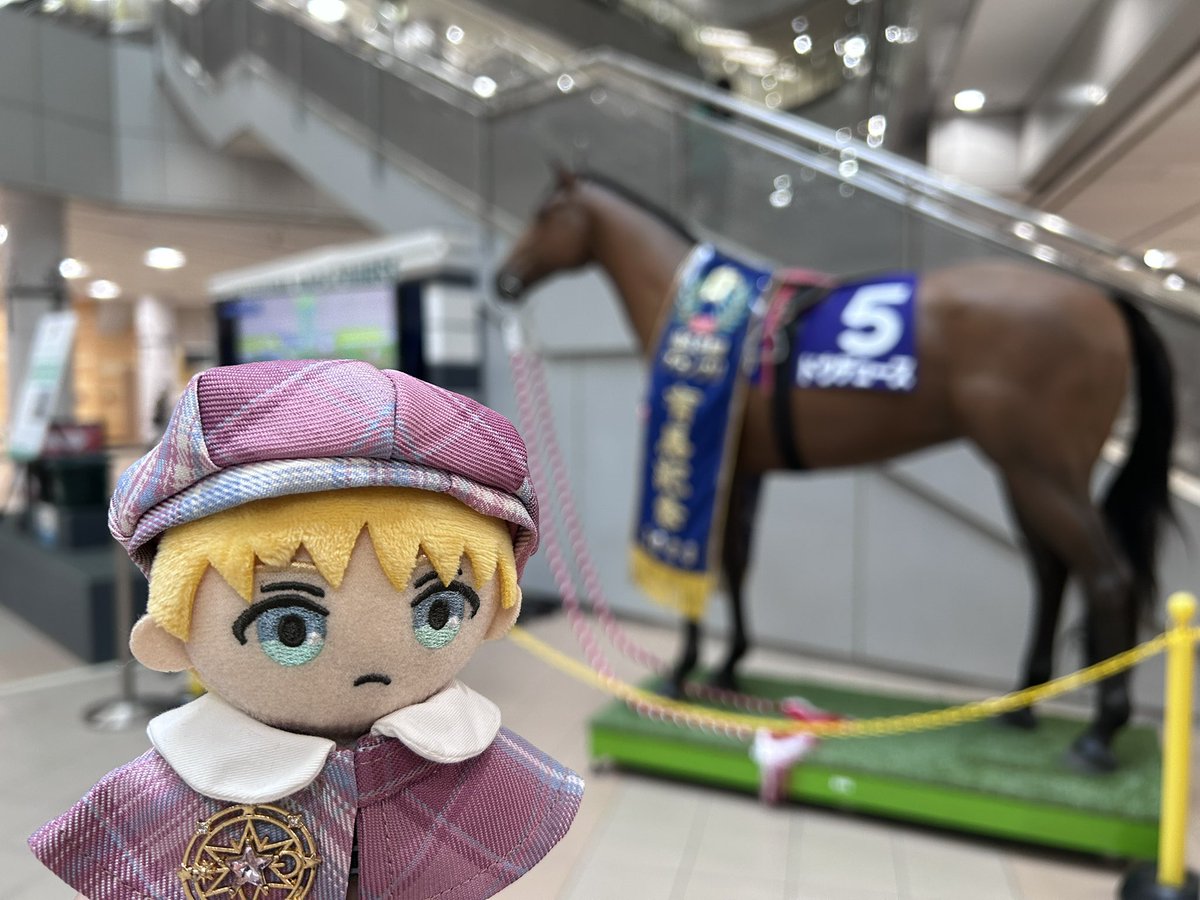 maako_428's tweet photo. エレンが日曜のお昼に走る馬たちを見てるみたいなので今日はアルミンちゃ連れてきたよ🐎 https://t.co/SXpmUo9hmJ