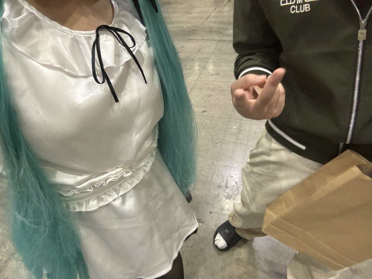 Uyelu_'s tweet photo. 트친들 나를 찾아주세요~~
@190000q 과 함께 잇으요,, https://t.co/3byCcdQVIy