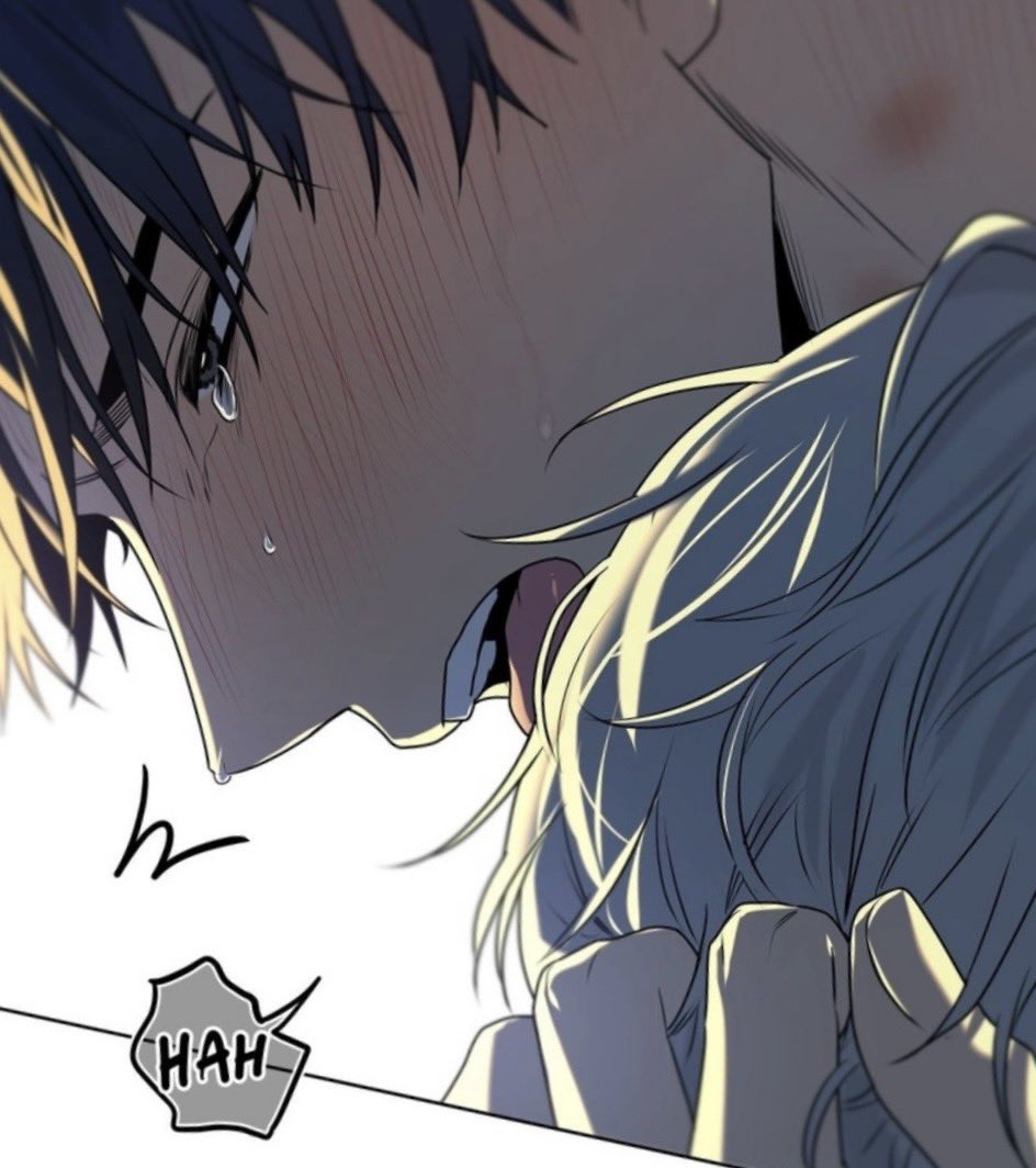 superickstar's tweet photo. the difference in how they hold each other’s head. https://t.co/Vmc5oHXW4Y