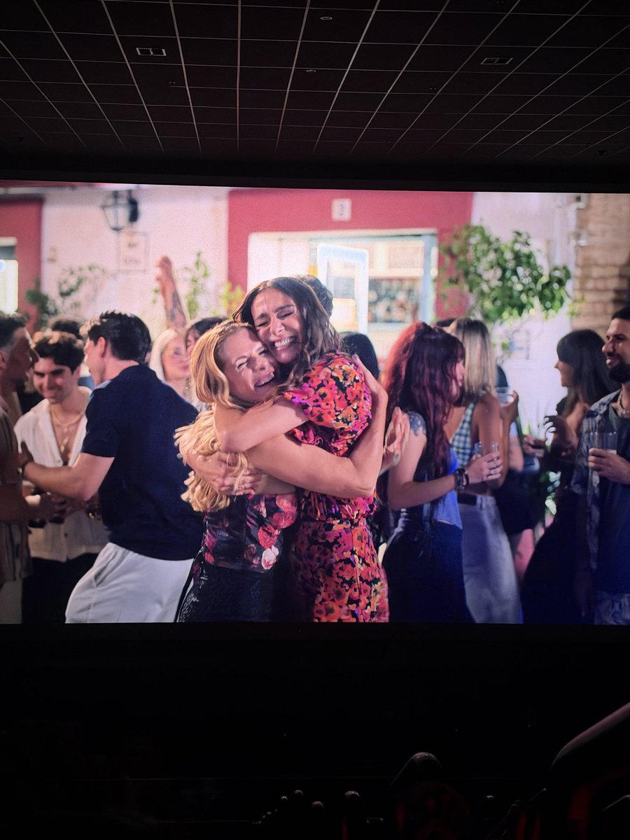 WebMarcia's tweet photo. Meu povo hoje assistir :
“Minha melhor Amiga”
Com Ingrid e Mônica 
Uma comedia deliciosa , apaixonante  que eu super recomendo.
“Amigas mulheres são como asas invisíveis que nos ajudam a voar” https://t.co/35rPvAJsk0