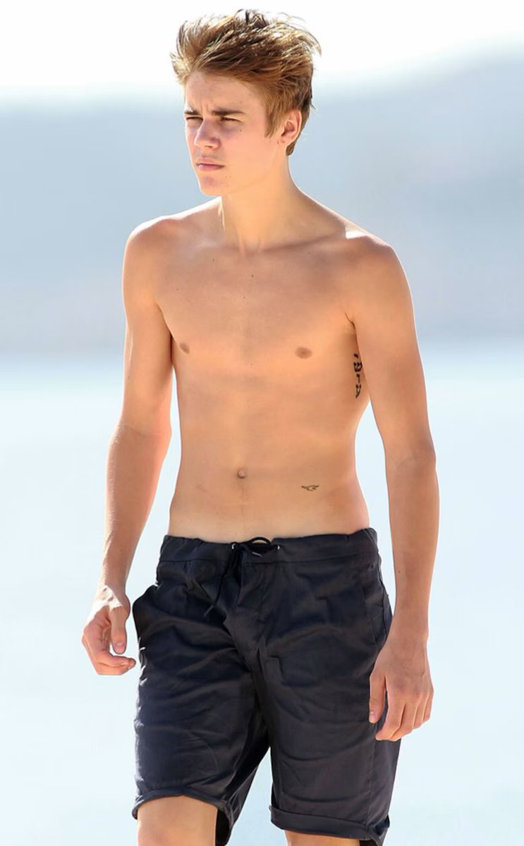 taysmuse's tweet photo. @augstcore @euphoriavse justin didn’t have tattoos in 2011 pick a better lie https://t.co/J8SEwJXaOZ