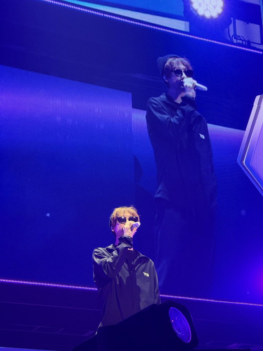 t_miyata_kmf2's tweet photo. リハ終わった〜！

今日は37歳最後のライブだー！！
楽しむぞー！！

(寝癖でリハしてました…笑)

#KisMyFt2_fan15 https://t.co/IeLs7J1e3S