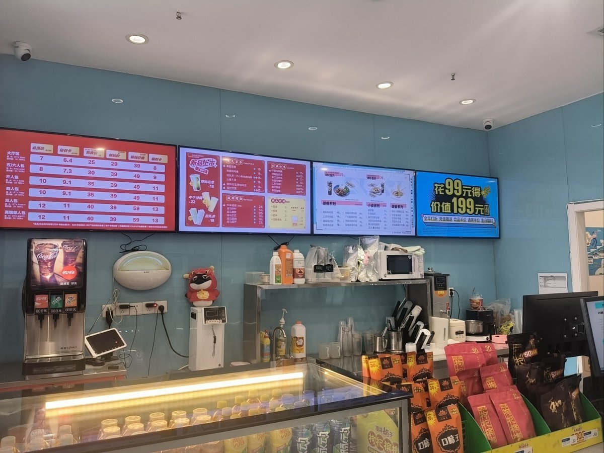 tingm078368's tweet photo. New stock alert! Ice-clearing tools, instant noodles u0026 cold brews restocked at our downtown 24/7 convenience store—grab yours before they’re gone! https://t.co/GNH30uGeX2