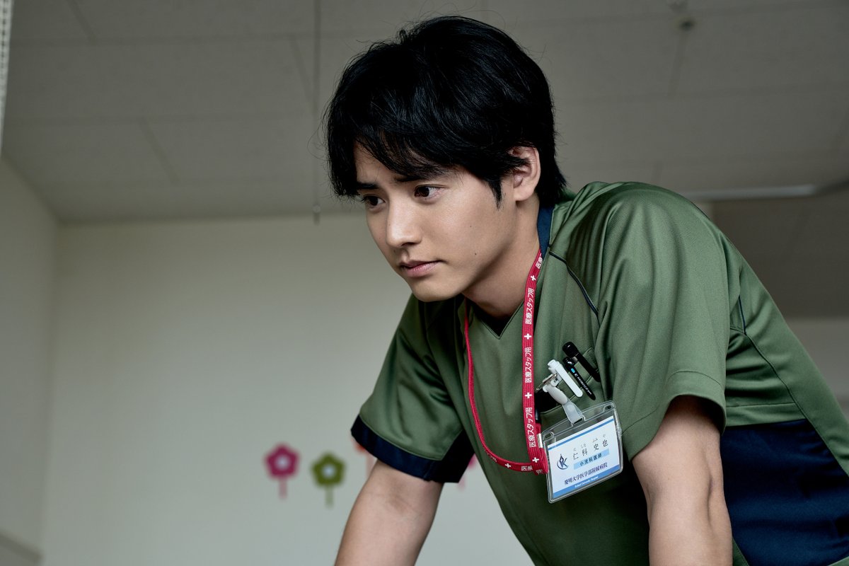 drama_wowow's tweet photo. ✛連続ドラマＷ　東野圭吾「虚ろな十字架」✛
9/13(日)午後10:00放送・配信

【第2話】
小夜子殺害を主張する町村(#ピエール瀧)だが、供述には不自然な点が。
一方、町村の義理の息子・仁科史也(#赤楚衛二)は、苛烈な非難を浴びていた。

#虚ろな十字架 で感想をお待ちしています📝

#香取慎吾 #WOWOW https://t.co/9v1jBcDZvp