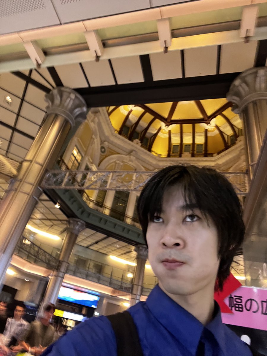 rintarofuse's tweet photo. 口のなかに東京湾の海を入れて、そのまま都内を移動して、東十条のギャラリーまで運ぶパフォーマンス（観客はいない）を昨日はした。東京駅を通過するとき「口のなかが海なの俺だけ！」と思えた瞬間、なにか芸術のうつくしさに触れた気がした。 https://t.co/zL1EgcTfLN