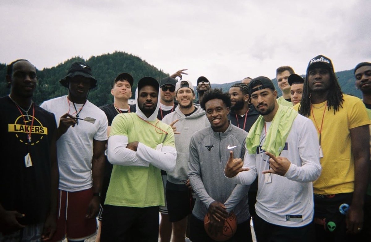 fearedlaker's tweet photo. coolest team in the league 💕 https://t.co/D99dsyqds1